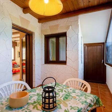 2 Bedroom In * Tarente