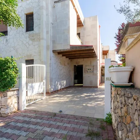 2 Bedroom In *